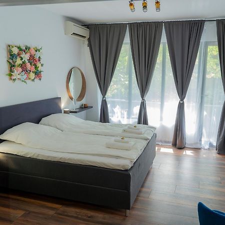 Central Apartments เวลีคอเทอร์โนโว ภายนอก รูปภาพ