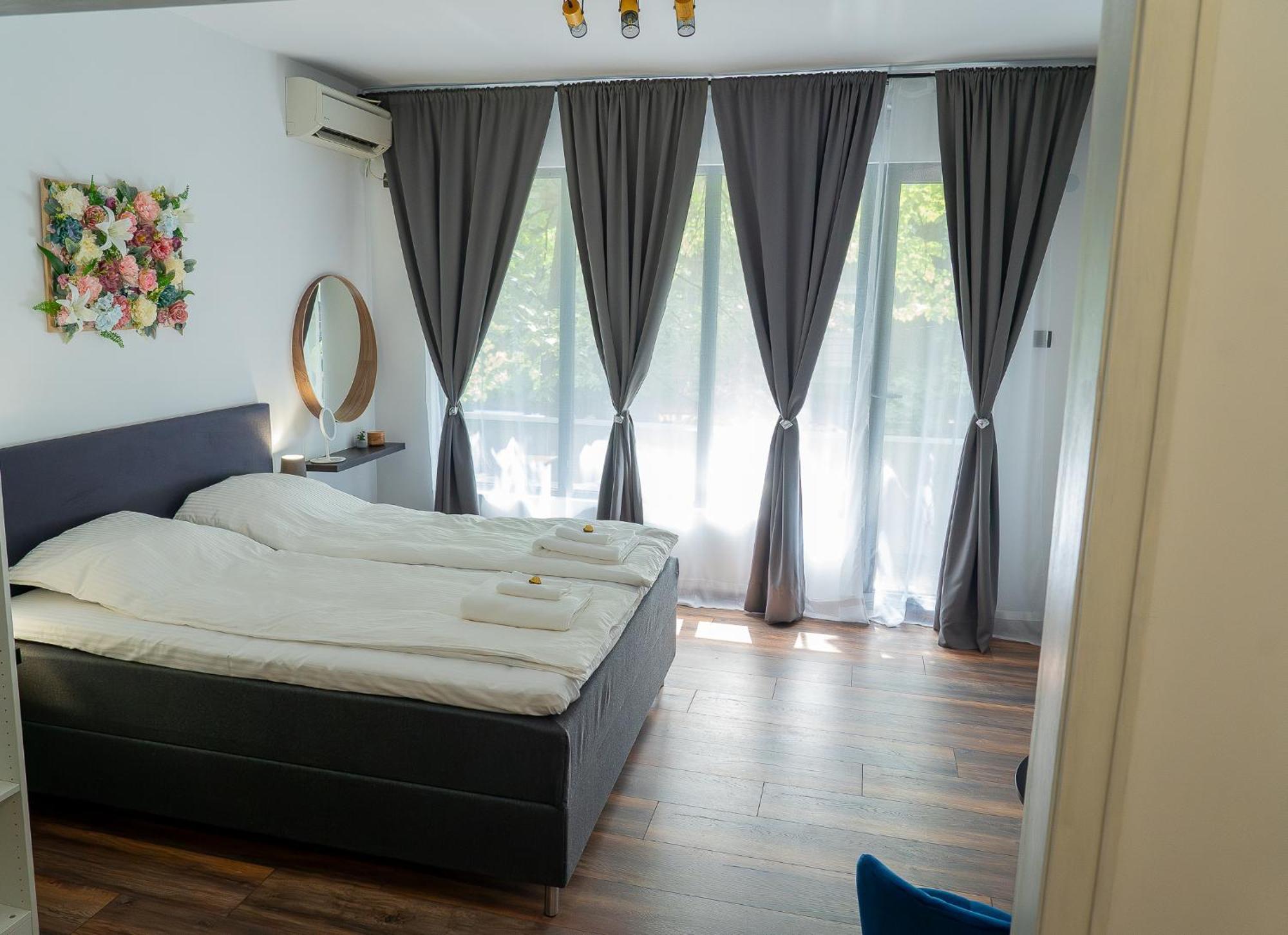 Central Apartments เวลีคอเทอร์โนโว ภายนอก รูปภาพ